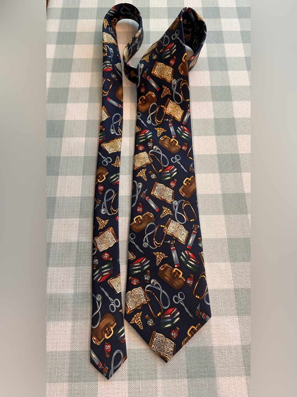 Alynn Neckwear tie- “Is there a Doctor In The House”